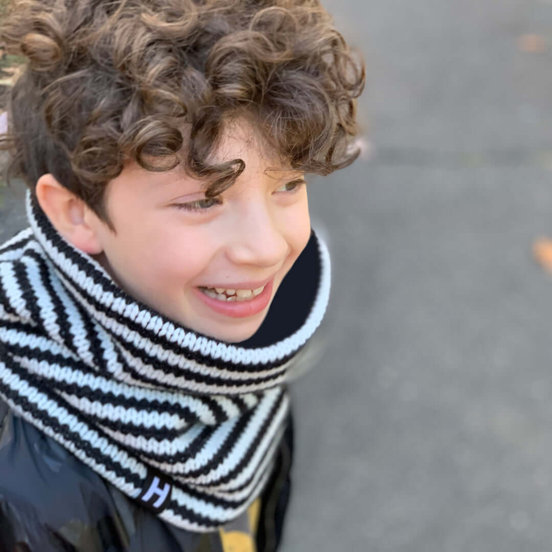 knit tunnel scarf